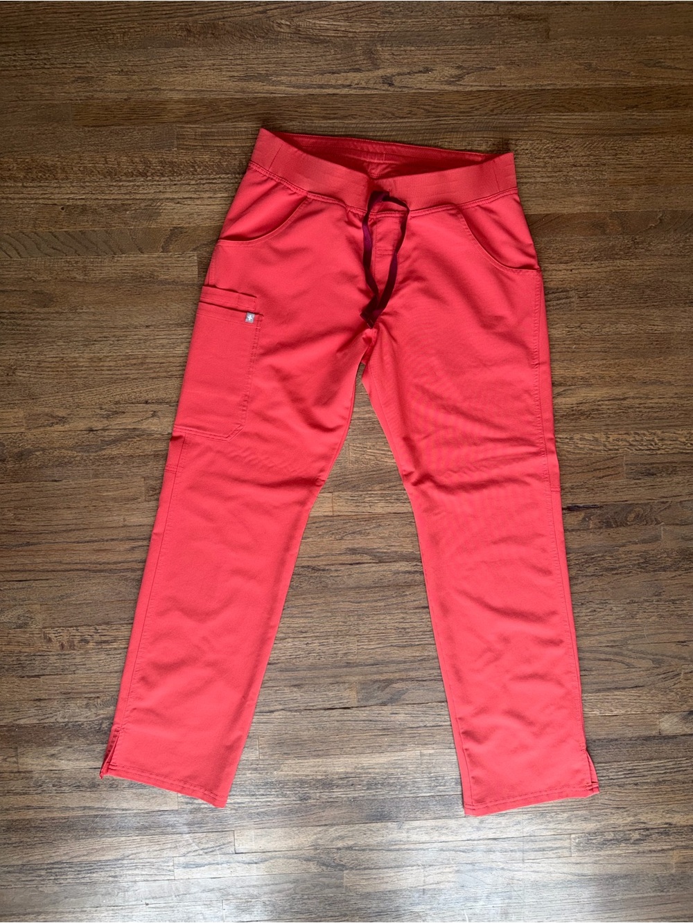 Figs Coral Red Scrub Set - V-Neck Top & Pants - Picture 3 of 4